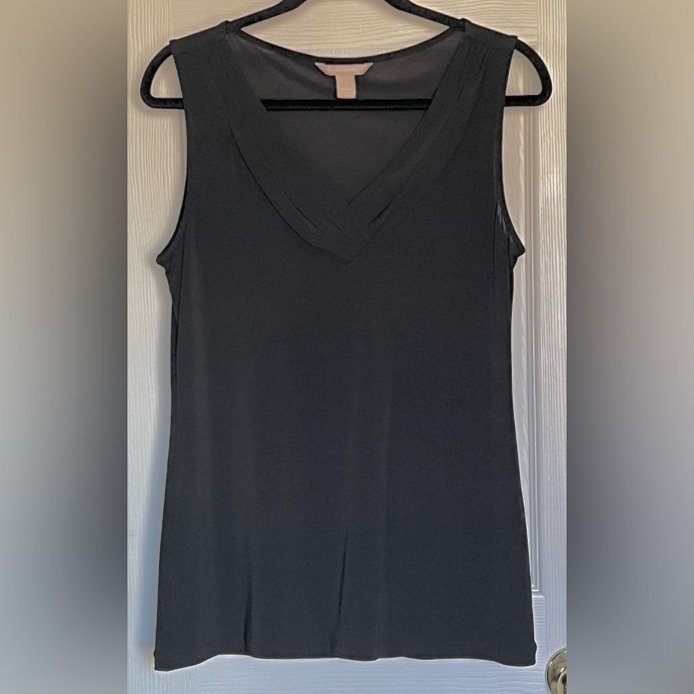 Banana Republic Black V-Neck Tank Top Blouse EUC Women’s Sz S